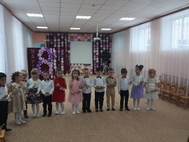 Во 2 младших и средних группах нашего детского сада прошли утренники, посвящённые Дню 8 Марта Во 2 младших и средних группах нашего детского сада прошли утренники, посвящённые Дню 8 Марта.